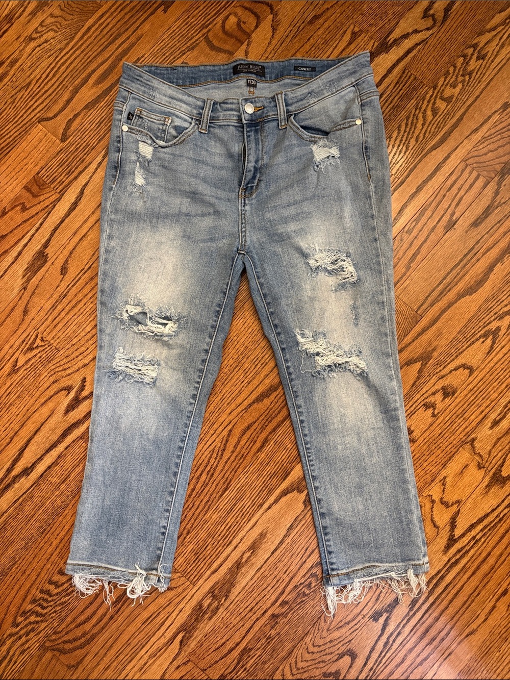 Judy Blue Ditressed Capris